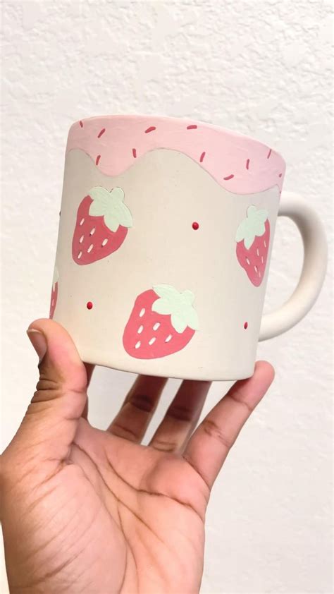 Strawberry ceramic mug | Cute pottery ig: @sweetartcrafts_ | Diy ...