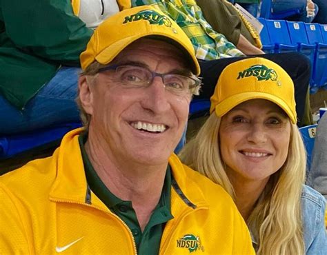 Who is Doug Burgum? Biography, Wiki, Net Worth, Wife's Name, Education ...