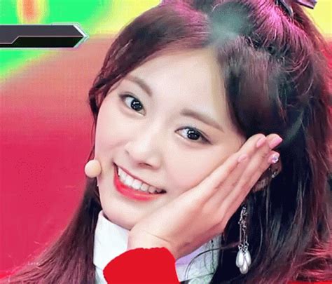 Tzuyu Smile GIF - Tzuyu Smile ChouTzuyu - Discover & Share GIFs Kpop ...