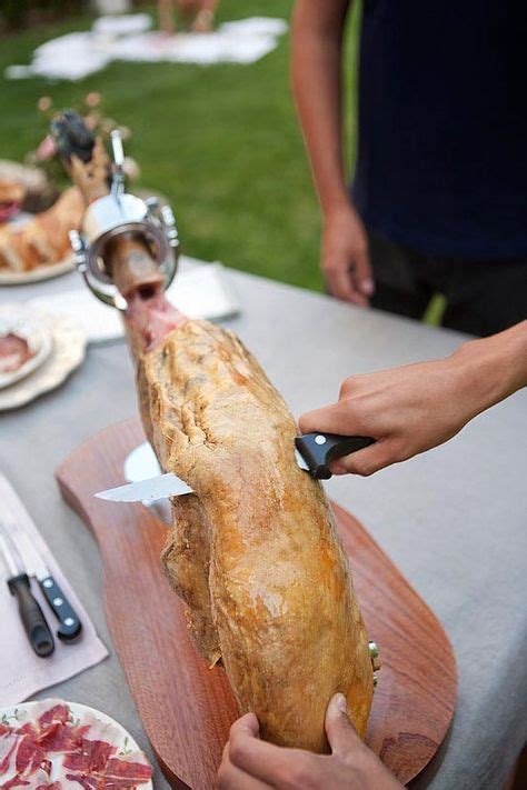 36 Best How to carve a whole Spanish ham leg to the bone! images | Ham, Carving, Ethnic recipes