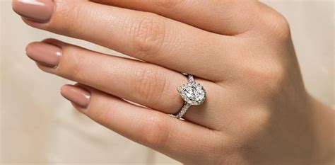 The Pros and Cons of Choosing a Moissanite for Your Engagement Ring ...