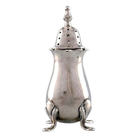 English Pepper Shaker in Silver, Late 19th Century from Large Private Collection For Sale at 1stDibs