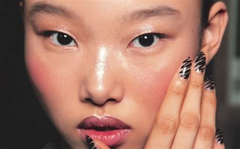 10 super cool graphic nail designs to try for 2020 - Her World Singapore