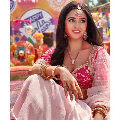 Naagin 6: Tejasswi Prakash shares beautiful stills from latest episode; Simba Nagpal calls her ...