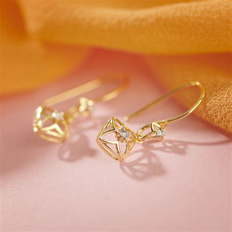Buy Poppy Petals Diamond Drop Earrings Online | CaratLane