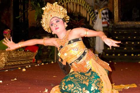 Balinese Dance Dinner Tour - Dances and enjoy dinner