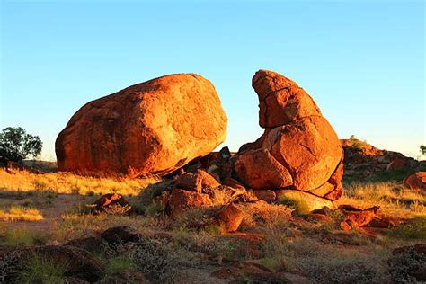 40+ Devils Marbles At Sunrise Northern Territory Australia Stock Photos ...