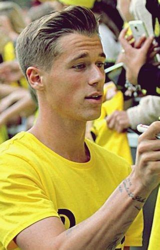 Erik Durm (Borussia Dortmund) | Soccer boys, Soccer players, Boys haircuts