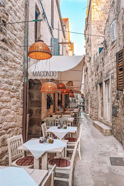 Old town narrow pathway and restaurant in Dubrovnik,Croatia. | Dubrovnik croatia, Hvar croatia ...