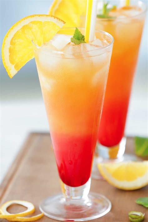 Tequila Sunrise (Go-To Recipe for Beginners) | Tequila O'Clock