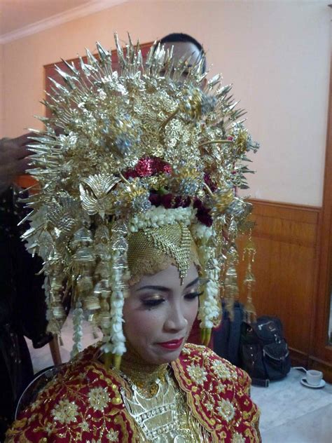 Indonesian travels: a Minangkabau wedding | Minangkabau, Wedding, Indonesia