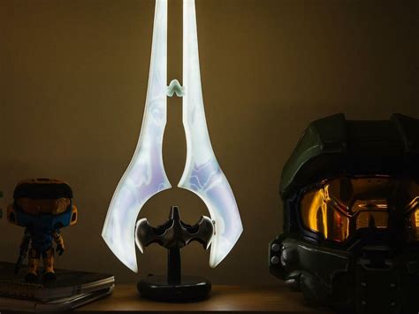 Toynk Halo Energy Sword Replica LED desktop lamp is inspired by the Sangheili weapon » Gadget Flow