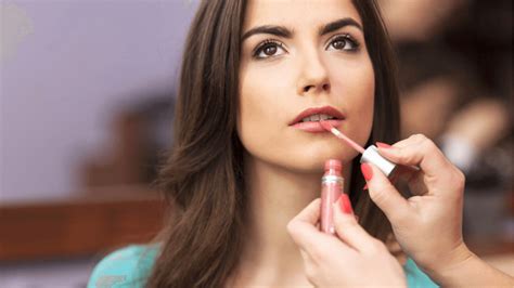 When Do Girls Start Using Lip Gloss? The Shimmering Rite of Passage