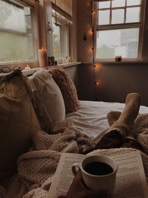 Pin by Diana on Cozy | Fall bedroom, Autumn room, Cozy aesthetic