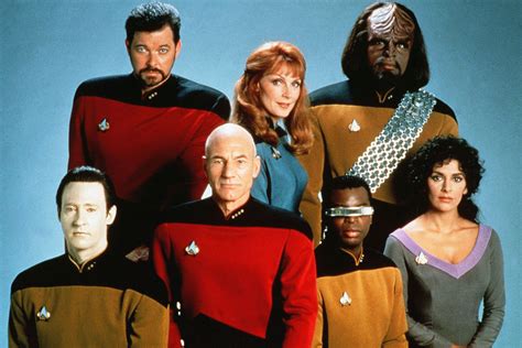 Patrick Stewart's 'Star Trek: The Next Generation' crew reunite in new photo | Star trek series ...