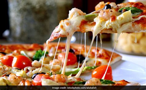 Cooking Tips: How To Make Mozzarella Cheese For Pizza At Home (Recipe Video Inside) - NDTV Food