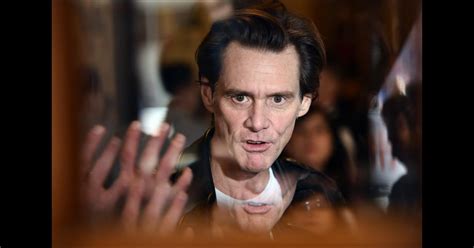 Jim Carrey multiplie les interviews et tapis rouges surréalistes | Premiere.fr