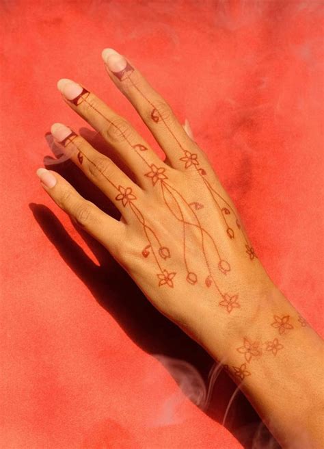 henna-design 1 - Fab Mood | Wedding Colours, Wedding Themes, Wedding colour palettes
