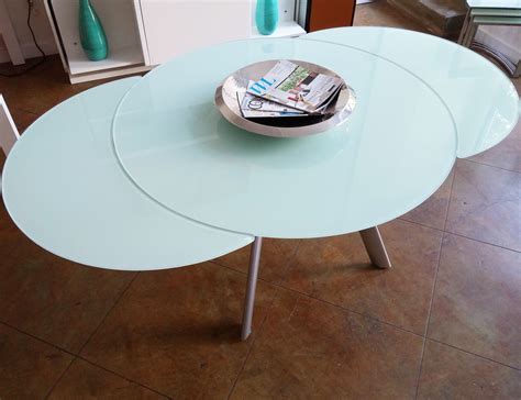Round Expandable Dining Room Tables
