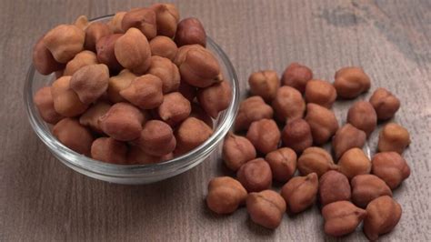 Kala Chana Protein (100 grams), Nutrition Values, Calories, and Benefits For Weight Loss ...