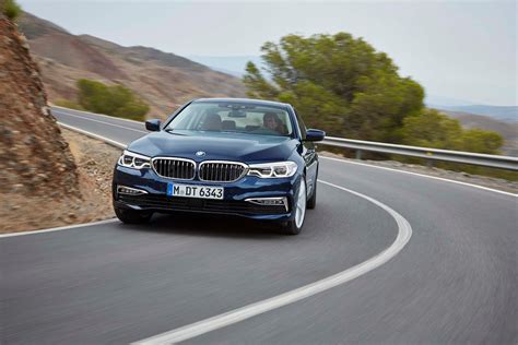 2018 BMW M5 vs. M550i xDrive: M'ed 5s - Motor Trend