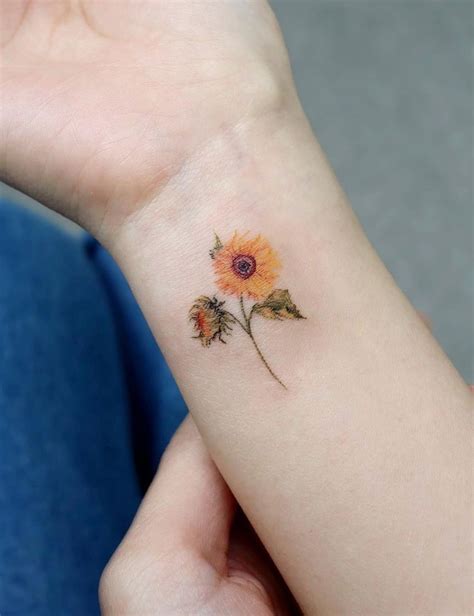 50+ Small Sunflower Tattoo Ideas