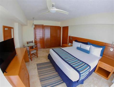 Plaza Pelicanos Grand Beach Resort All Inclusive - Book Rooms 24/7