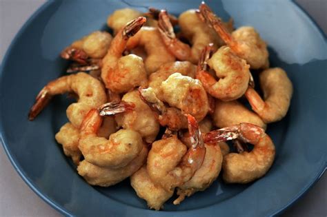 Beer-battered shrimp with classic tartar sauce | Recipe | Beer battered shrimp, Dinner recipes ...