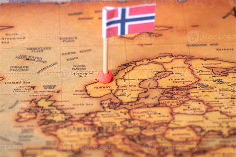 the flag of Norway on the world map. 5326711 Stock Photo at Vecteezy