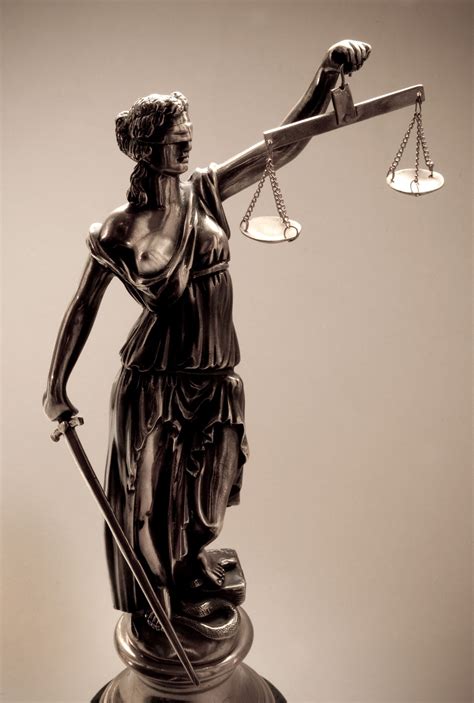 LADY JUSTICE........SOURCE BING IMAGES....... | Tatuaggi greci, Dragon age, Leggende