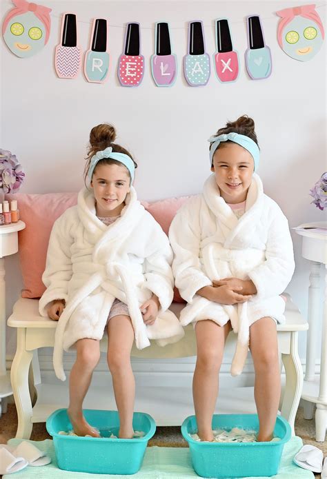 Pedicures and Pampering: How to Host a Spa Day for Kids | Kids spa party, Girl spa party, Spa ...