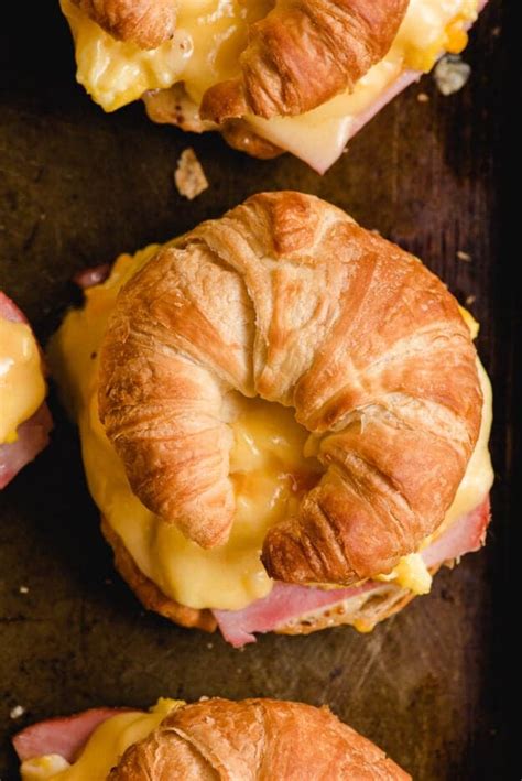 Breakfast Croissant Sandwiches with Ham and Cheese - NeighborFood