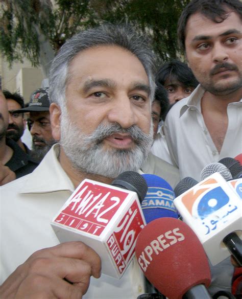 Political games: Mirza returns, reshuffle in cabinet expected