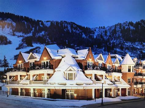 Aspen Ski Resort, Colorado, USA - SkiBookings