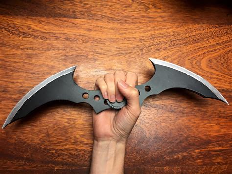 11 Real Life Batarang Options & Your Guide to The Weapon – Batman Factor