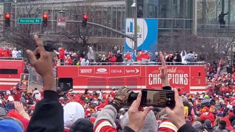 CHIEFS SUPERBOWL PARADE 2020 CLIPS!! - YouTube