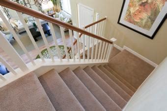 A Guide to Choosing the Best Carpet for Your Stairs | LoveToKnow