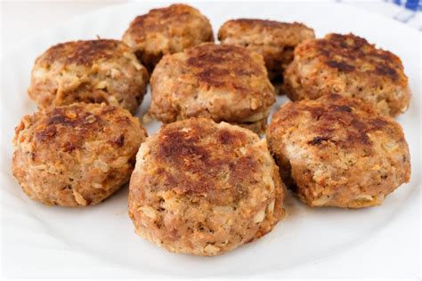 Classic German Meatballs (Frikadellen) - Recipes From Europe