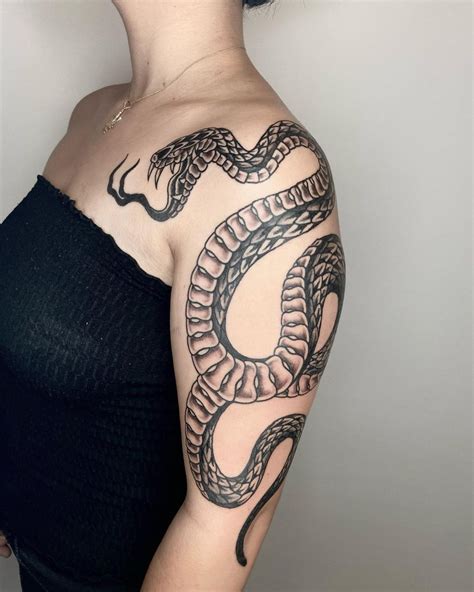 Aggregate 51+ shoulder snake tattoo super hot - in.cdgdbentre