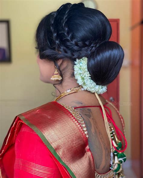 Pin by DB on नऊवारी साडी/मराठी लूक | Bun hairstyles, Indian flowers, Beauty