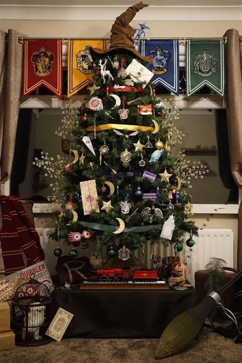 People Are Loving This Incredible Harry Potter-Themed Christmas Tree