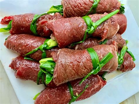 BEEF WRAPPED GAI LAN (CHINESE BROCCOLI) - Dish off the Block