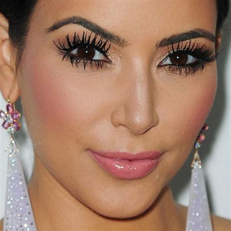 Kim Kardashian Makeup: Bronze Eyeshadow Eyeshadow & Pink Lip Gloss ...