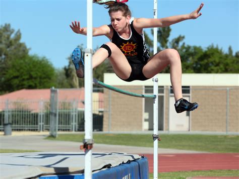 Indian boys, Aztec girls track teams win DVL dual meet | USA TODAY High ...