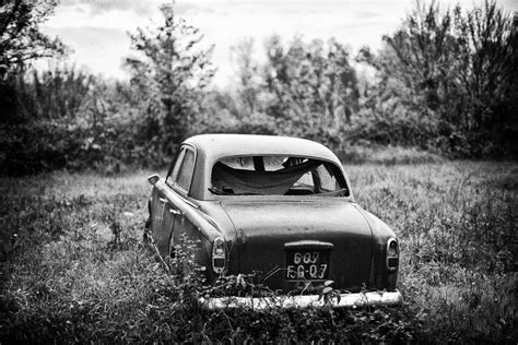 File:Peugeot 203 black and white picture.jpg - Wikimedia Commons