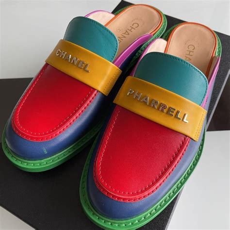 Introducir 69+ imagen chanel and pharrell sneakers - Abzlocal.mx
