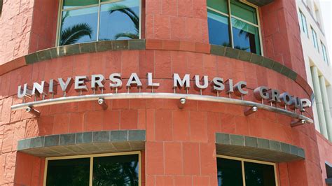 Universal Music Group to Lay Off 'Hundreds' in First Quarter