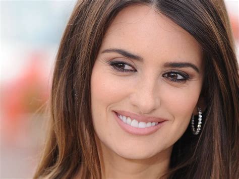 20+ Popular Actresses with Big Noses in Hollywood | Penelope cruz, Big nose beauty, Models with ...