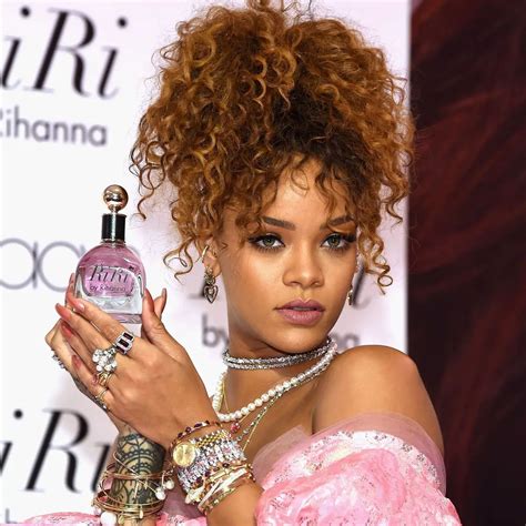 Everything you need to know about Rihanna’s Fenty Perfume - News365.co.za