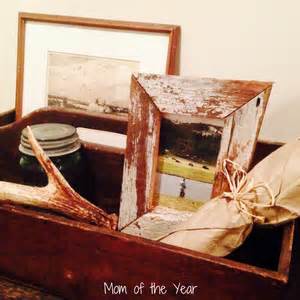 Easy DIY Barn Wood Frame - The Mom of the Year